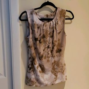 Andrew Marc crew neck, sleeveless, neutral top